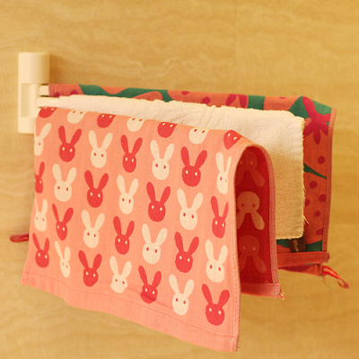 日本创意强力粘胶毛巾架塑料厨房浴室放毛巾抹布手帕挂架 三杆