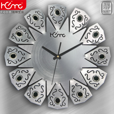 灵家新款创意欧式风格挂钟客厅现代时钟简约时尚钟表银铝挂表