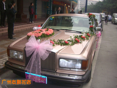 婚车鲜花装饰广州婚车实体花店可靠诚信服务