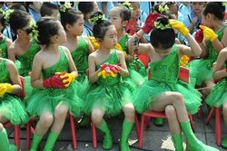 新款儿童演出服环保绿叶裙荷叶裙子表演服小树叶裙子幼儿舞蹈服