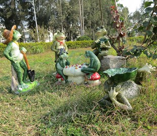 树脂卡通动物青蛙模型雕塑工艺品幼儿园玩具公园林景观装饰品摆件