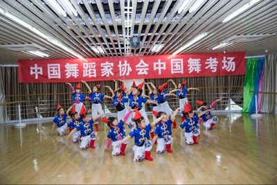 儿童蒙古服演出服女童小荷风采表演服少儿民族舞蹈服蒙古族演出服