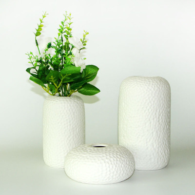 白色陶瓷装饰摆件现代简约欧式花艺磨砂哑光面素烧螺纹花瓶三件套