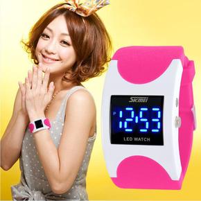时刻美日韩个性LED弧形男女士创意果冻夜光防水电子手表