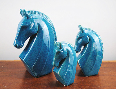 简约抽象欧式后现代蓝色裂纹釉陶瓷马头摆件 家具北欧软装饰品