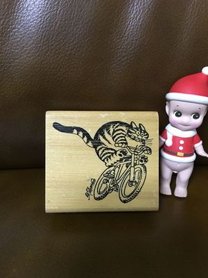 日本淘回Kodomo no kao 手工木制印章 ：骑自行车的猫（八成新）