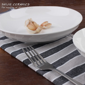 纯白骨瓷7寸8寸圆饭盘创意西餐盘深菜盘陶瓷盘汤盘中餐陶瓷盘包邮