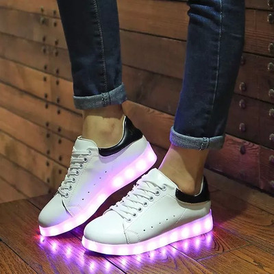韩版小白鞋春季七彩闪光灯发光鞋男女情侣款板鞋运动鞋充电荧光鞋