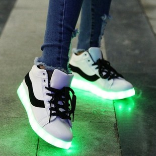 秋冬新款情侣夜光鞋USB充电荧光LED发光鞋闪光板鞋七彩带灯鞋子潮