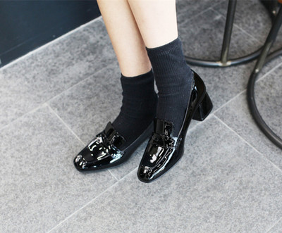 【收藏】MEJSTUDIO韩国代购独立品牌手工鞋纯黑亮皮粗高跟鞋 单鞋