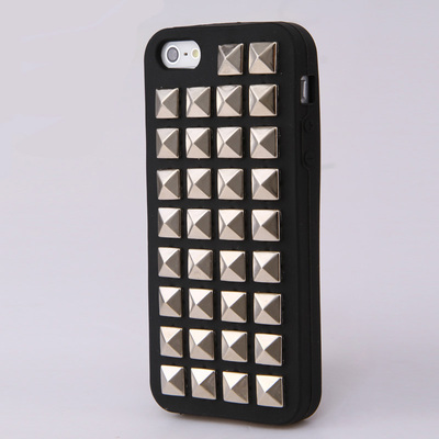 苹果5s 环保硅胶壳 纯手工柳钉外壳 iph5s立体金字塔硅胶保护套