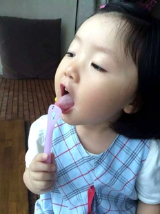 CI日本原装进口舌苔刷刮舌器 舌头清洁器刮舌板 刷舌苔去除口臭