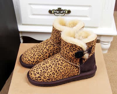 2015秋冬新款雪地靴 羊皮毛一体豹纹女式短靴 中帮保暖棉靴棉鞋
