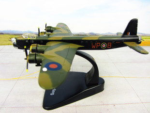 二战英国 斯特灵式重型轰炸机模型合金仿真飞机模型ATLAS 1:144