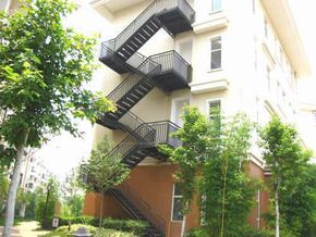 专业定制 铁艺整体楼梯 铁艺旋转楼梯 钢结构旋转楼梯 上门安装