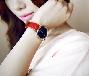 韩版时尚女生手表超薄新款潮流简约手表女士真皮带防水日历时装表