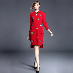 高端品牌女装 时尚重工蝴蝶钉钻修身显瘦水貂绒连衣裙正红色开叉