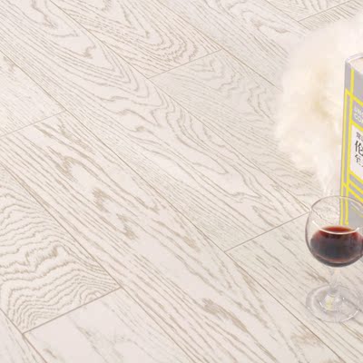 欢乐拍拍实木复合地板橡木白拉丝卧室客厅欧式品质保证