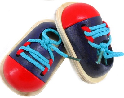 系鞋带小鞋子 木制早教玩具 益智 绑鞋带游戏 精细动作 穿线小鞋