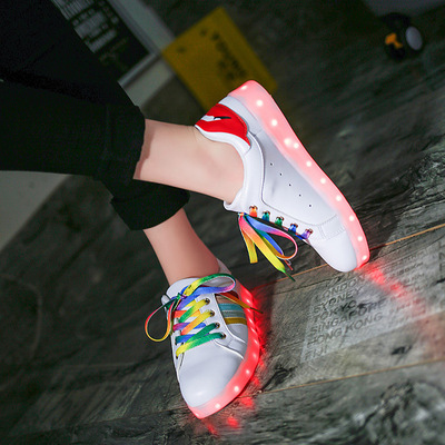 新品大码七彩发光鞋子夏彩色系带平底浅口小白鞋休闲运动跑步板鞋