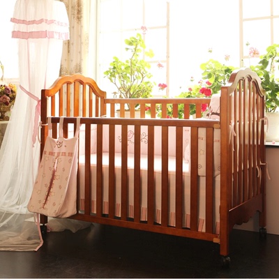 贝乐堡夏洛特多功能松木婴幼儿BABY童床带滚轮欧式环保实木宝宝床