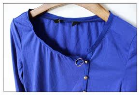 夏末  UR专柜剪标蓝色长袖  胸前钮扣装饰上衣  孤品  样衣