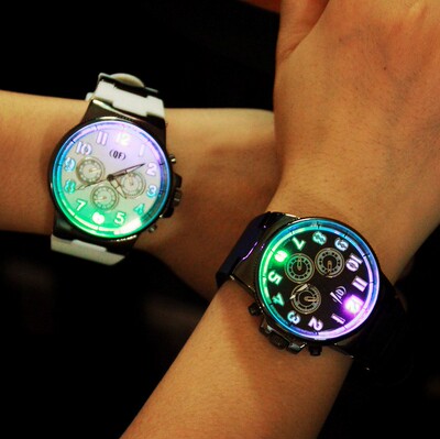 七彩灯发光手表超炫夜光潮流学生手表时尚情侣手表硅胶腕表