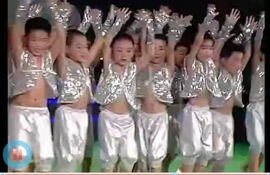 夏季儿童演出服装幼儿园小学生男童舞蹈亮片合唱舞台装表演服批发
