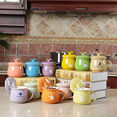 厨房用品陶瓷单罐带盖带汤勺手柄式卡通系类调味罐厨房用品调料盒