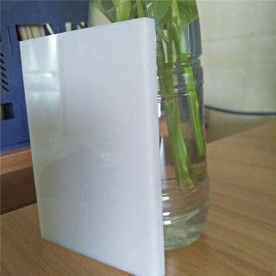 厂家直销 广州PC耐力板乳白色4mm 工程雨棚板 灯箱板 光扩散板