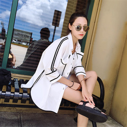 2016秋季新款 韩版时尚条纹中长款个性黑白撞色衬衣七分袖外衣女