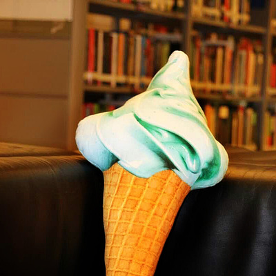 超人掌创意仿真3D雪糕冰淇淋甜筒抱枕毛绒靠垫靠枕午睡神器办公室