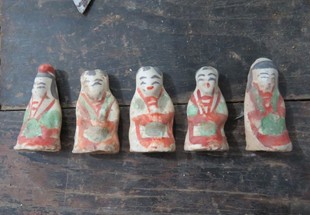 古董古玩古代高古陶器，辽金时期红绿彩小陶佣陶人5个，包老