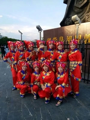 羌族女装少数民族舞蹈演出服装服饰五十六个民族梦幻羌寨